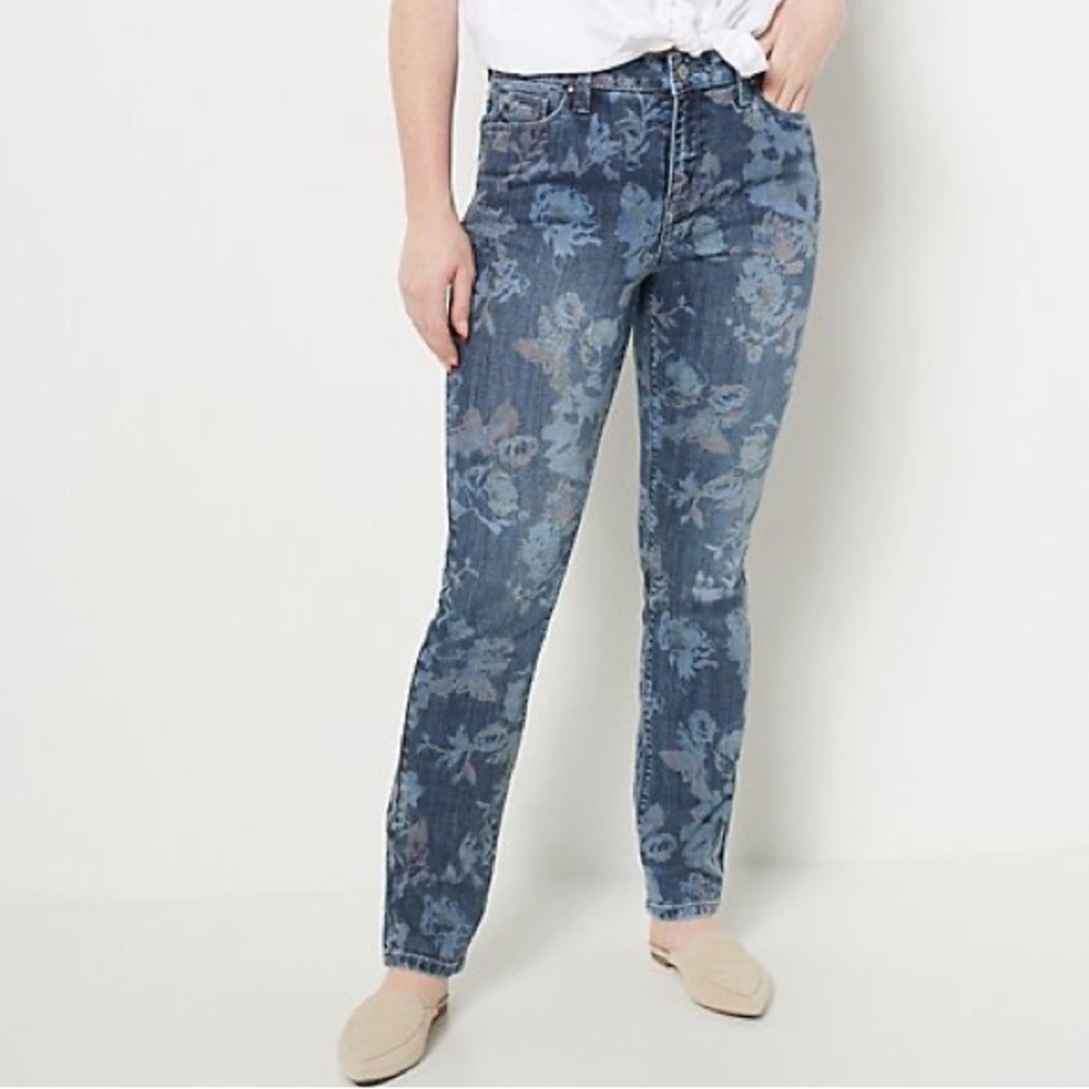 NWT Laurie Felt Classic Relaxed Straight Jeans with Floral Pattern Size 4P
